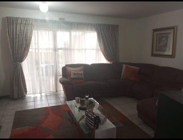 2 BEDROOM APARTMENT FOR SALE IN EAST GEDULD
